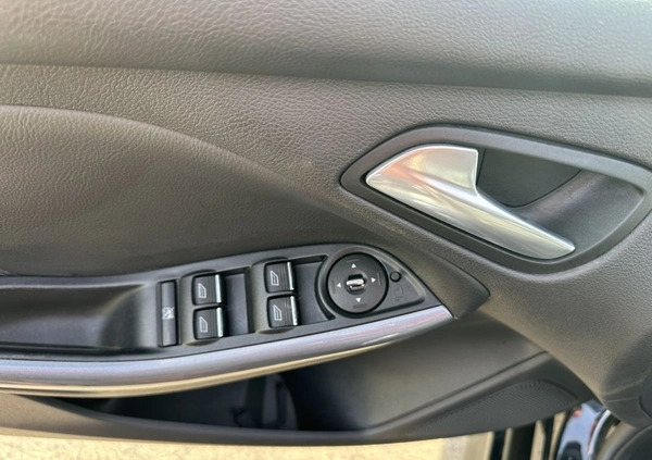 Ford Focus cena 32900 przebieg: 194687, rok produkcji 2014 z Mrozy małe 254